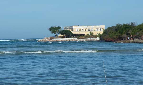  Manor house surrounded by water 